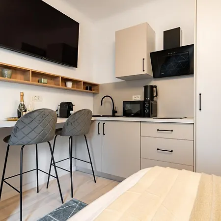 Apartment Vibe Romana Square By Global