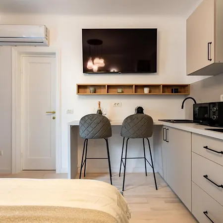 Vibe Romana Square By Global *