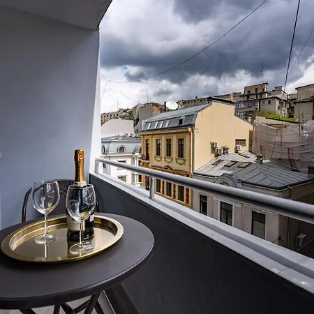 Vibe Romana Square By Global *