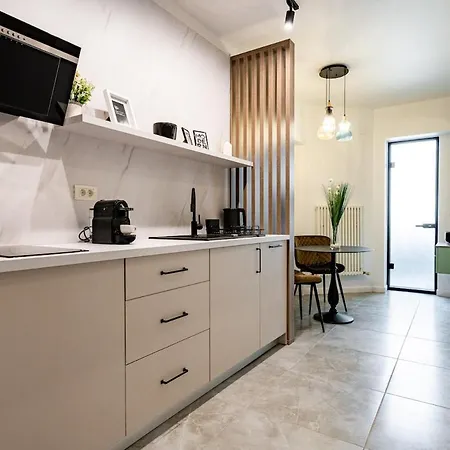 Vibe Romana Square By Global