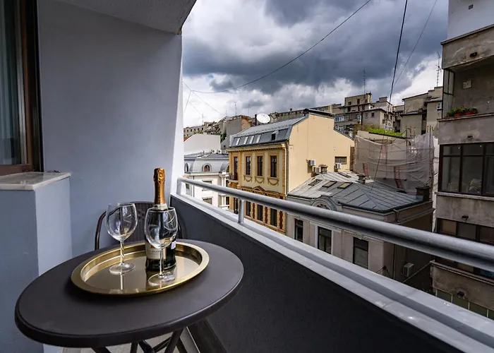 Vibe Romana Square By Global *