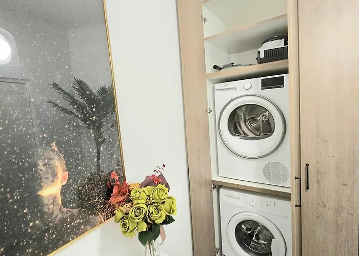 Vibe Romana Square By Global